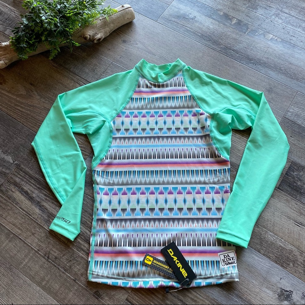 NWT DAKINE Surf Rashguard - Makina Snug Fit in Zanzibar Print